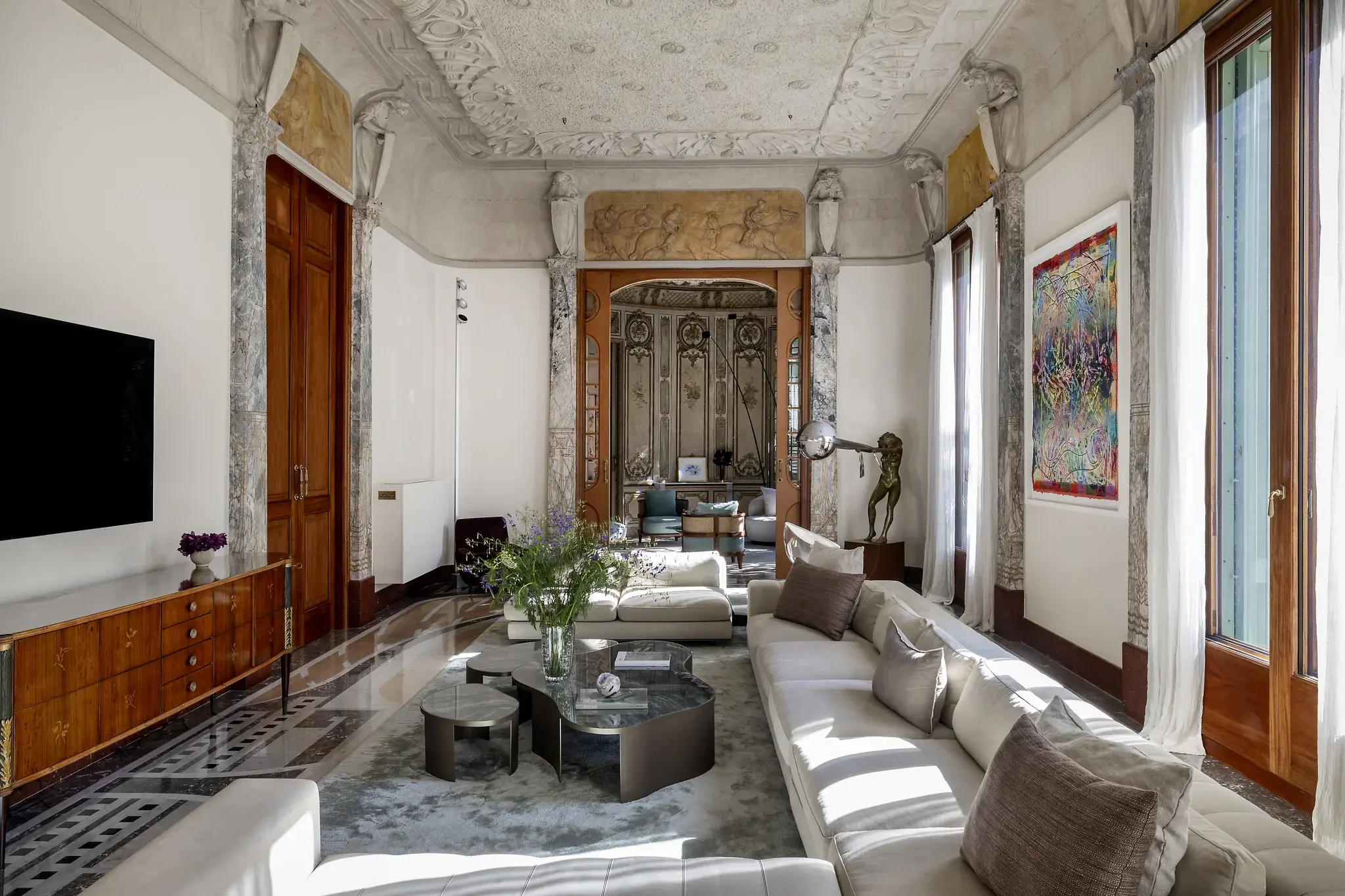 The Principal – Casa Bures